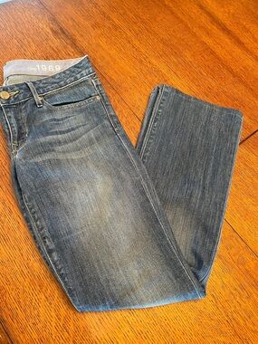 GAP 1969 Women's Curvy Denim Jeans in Faded Blue EUC